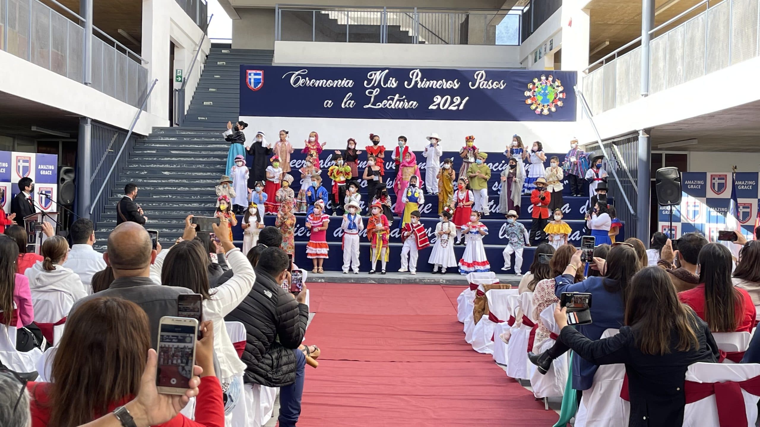 Ceremonia escolar en Amazing Grace La Serena